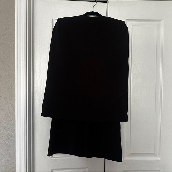 BCBGMaxAzria Elegant Black Blazer Cape Dress - Picture 4 of 4
